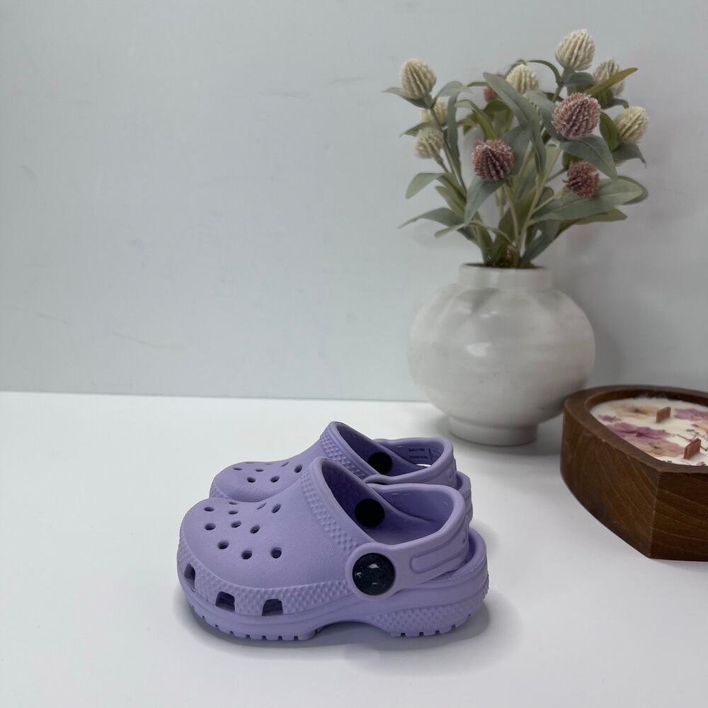 New Crocs Classic Mystic Purple Girl's C4 NWOB